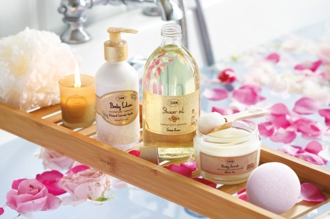SABONの新入浴剤「バスボール」“花々や果実の香り&シュワシュワ泡”で至福のバスタイムを